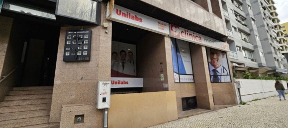 624m² Building in Lisbon, Portugal No. 165619 3