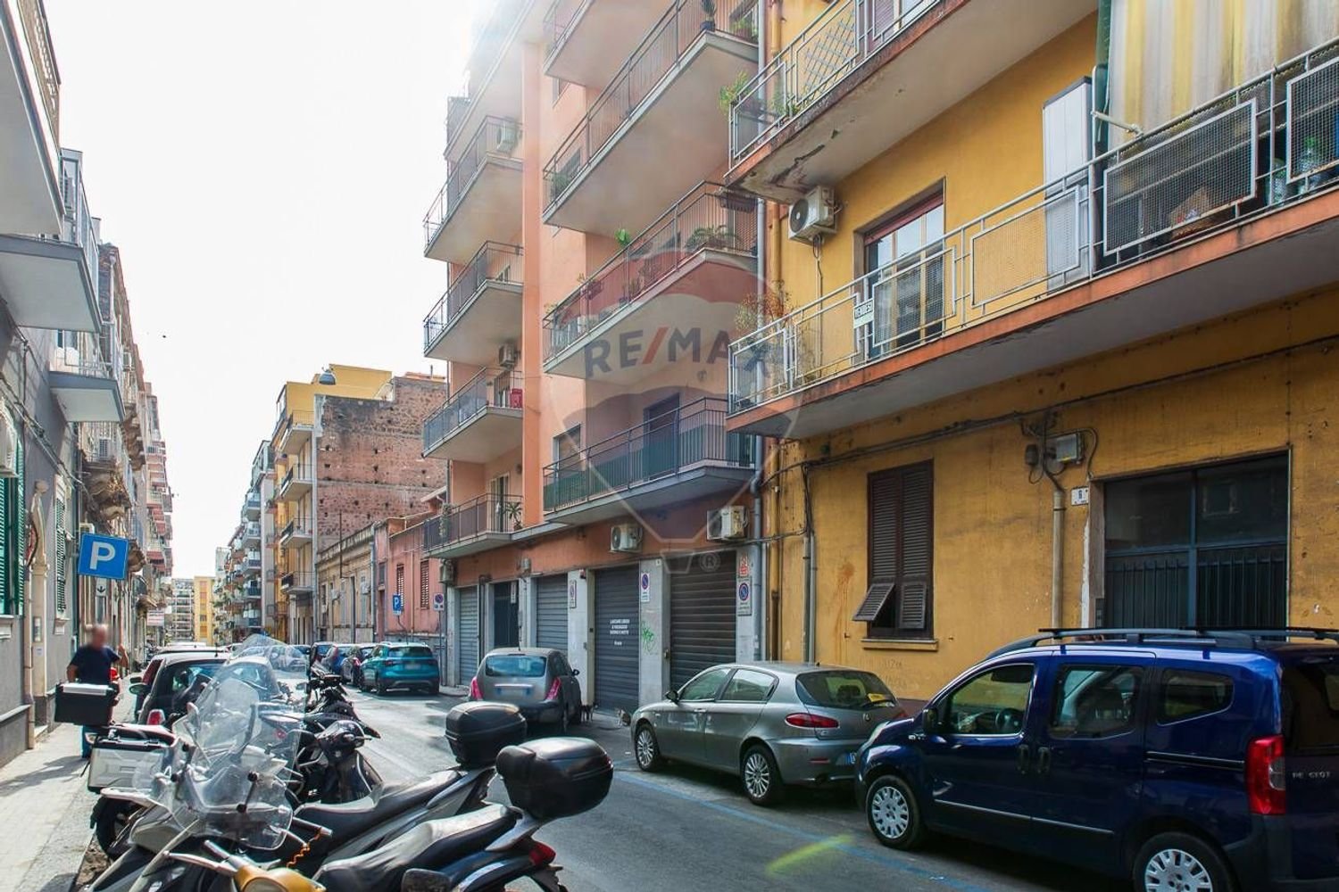 Apartamento de 9 habitaciónes en Catania, Italy No. 305601