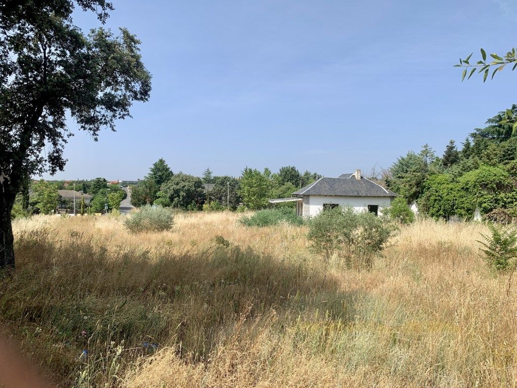 Terreno en Colmenarejo, Spain 5000 m² No. 235211