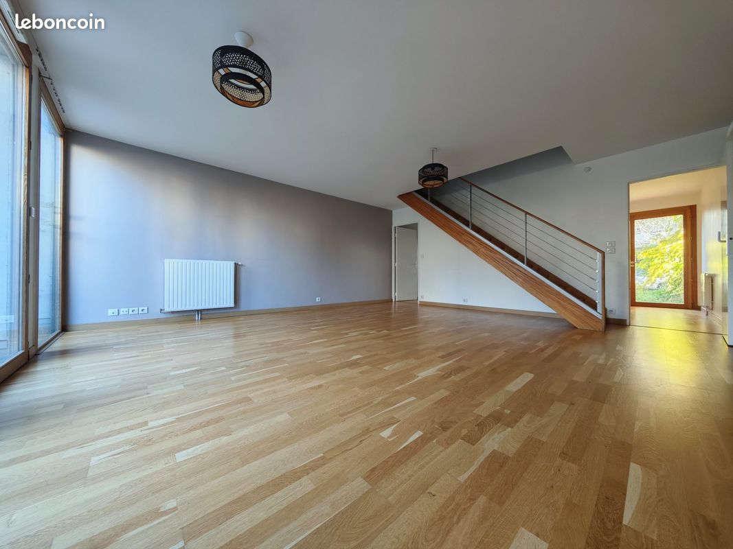 3 bedrooms Duplex in Tours, France No. 57179