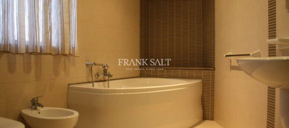 3 bedrooms Villa in Naxxar, Malta No. 8302 7