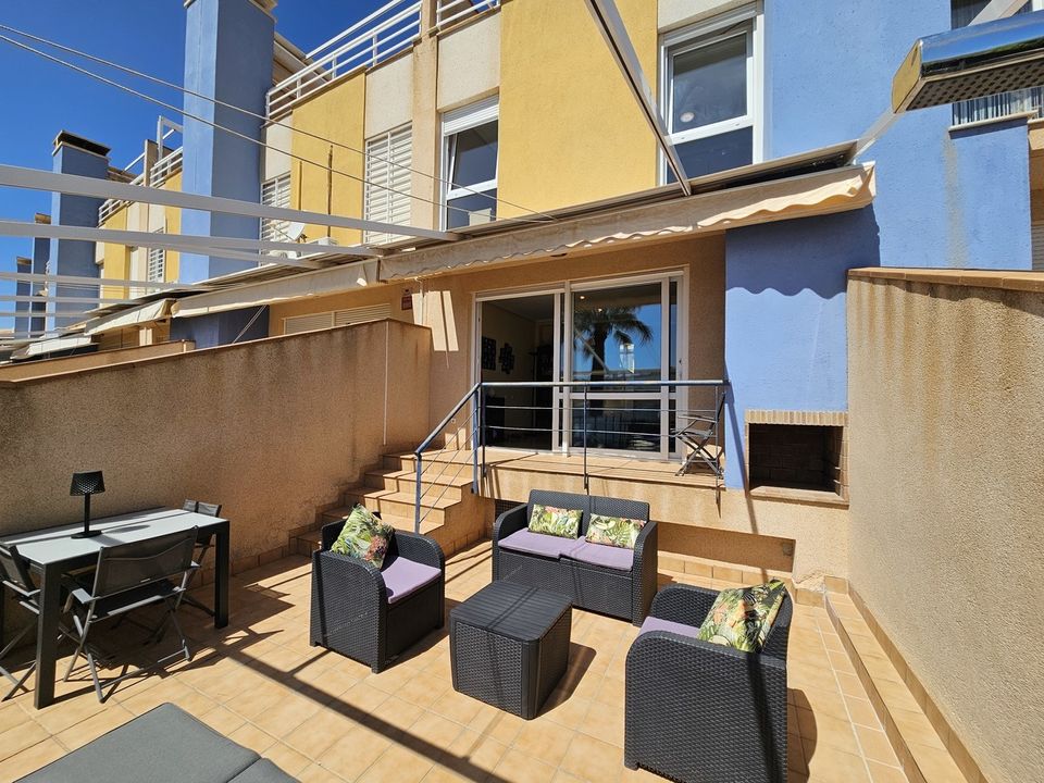 Villa de 3 dormitorios en Dehesa De Campoamor, Spain No. 246485