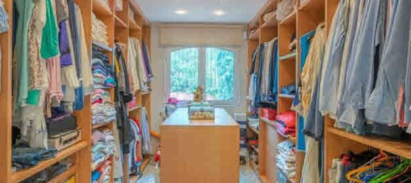 5 bedrooms Villa in Marbella, Spain No. 47936 8