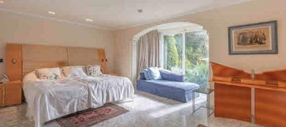 5 bedrooms Villa in Marbella, Spain No. 47936 5