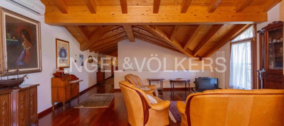 6 bedrooms Villa in Noventa Padovana, Italy No. 102910 20