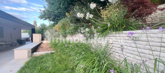 Villa de 3 dormitorios en Padenghe sul Garda, Italy No. 360387 18