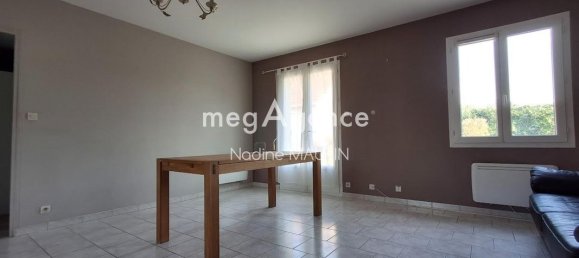 3 chambres Maison à Dhuizon, France No. 241756 2