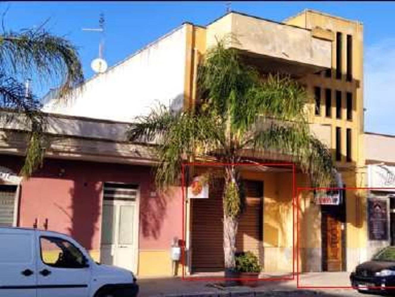 300m² Commercial property in Latiano, Italy No. 185672