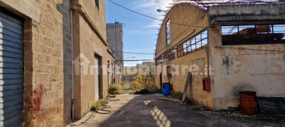 5 rooms Building in Tuglie, Italy No. 104554 4