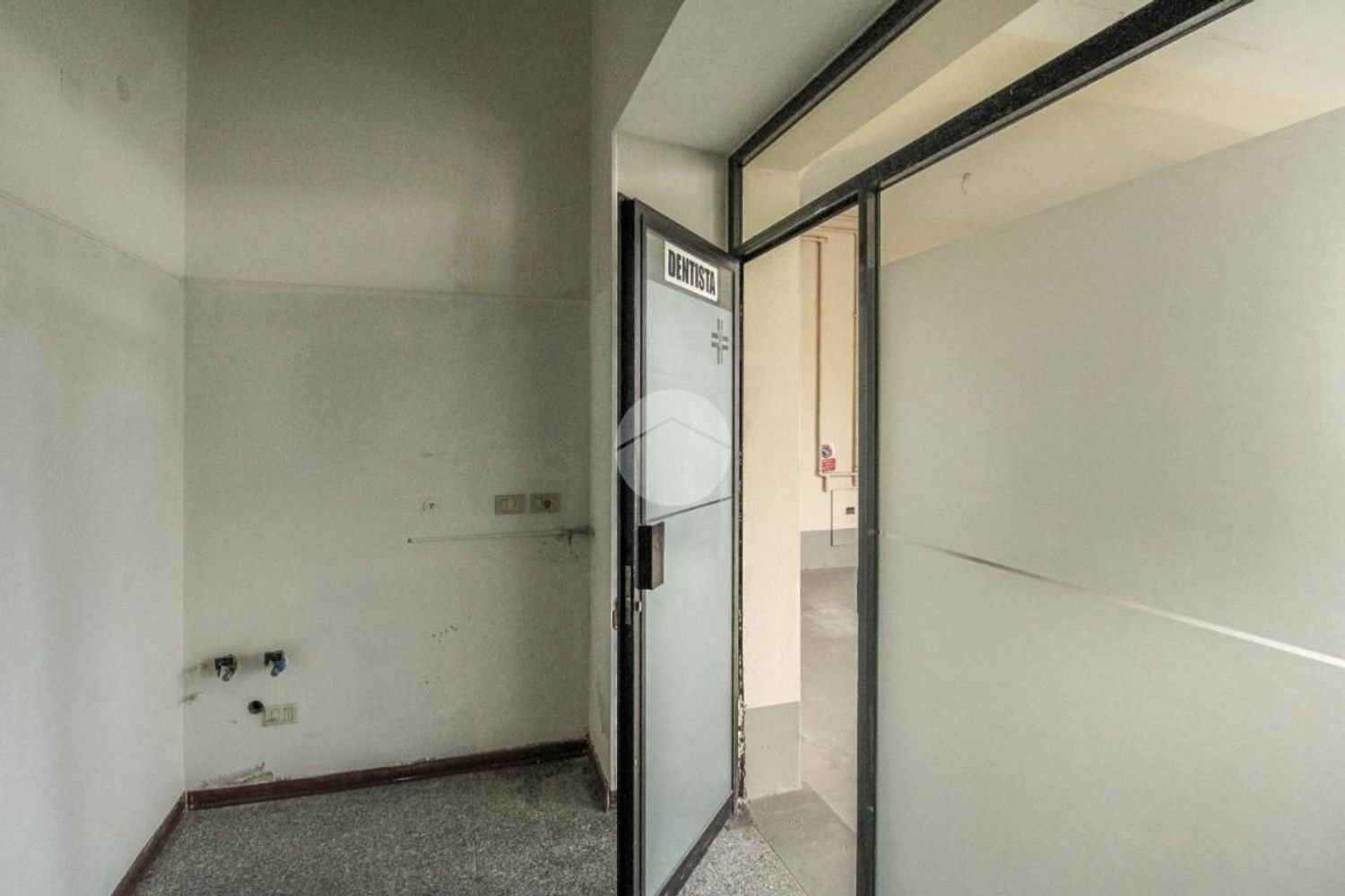 Escritório em Codogno, Italy 80 m² N.º 364564