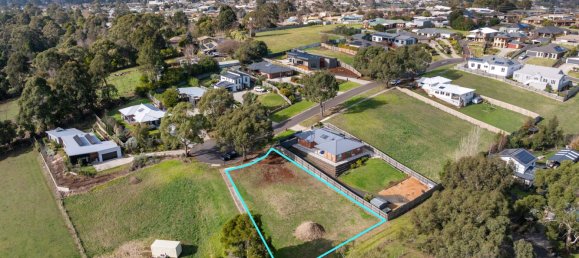 1086.11m² Land in Leongatha, Australia No. 400 10