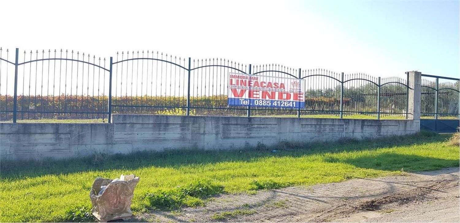  قطعة أرض في Cerignola, Italy 18500متر مربع رقم 177234