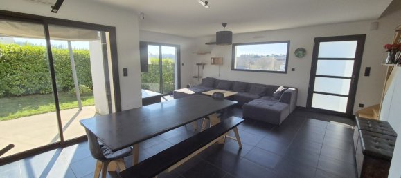 4 bedrooms House in Saint-Yvi, France No. 201626 10