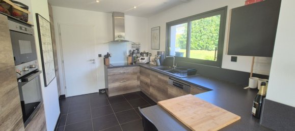 4 bedrooms House in Saint-Yvi, France No. 201626 3