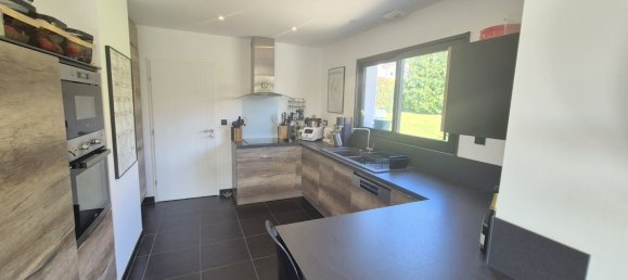 4 bedrooms House in Saint-Yvi, France No. 201626 21