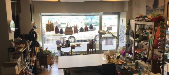 Propriété commerciale à Corsico, Italy 60m² No. 65784 8