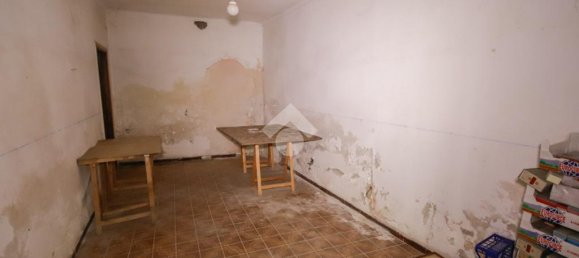 3 bedrooms House in Montanaro, Italy No. 158440 8