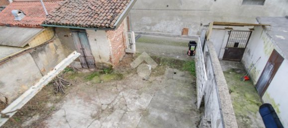 3 bedrooms House in Montanaro, Italy No. 158440 4