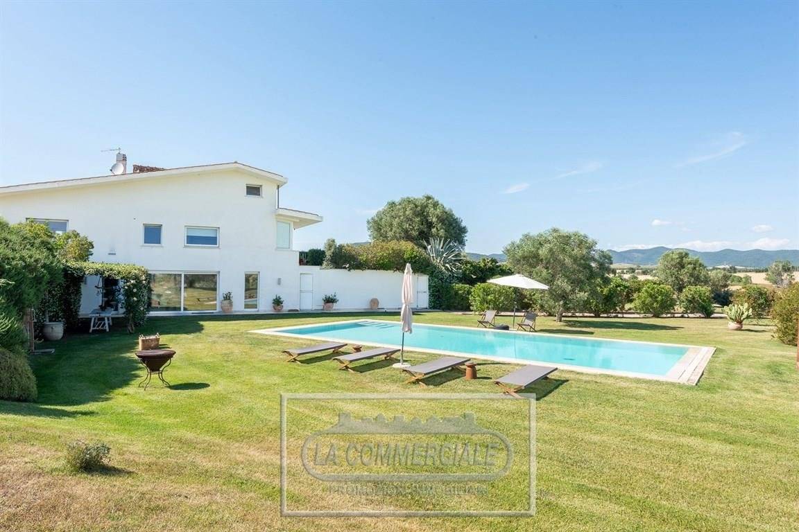 Villa T6 em Montalto di Castro, Italy N.º 319224