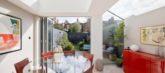 3 bedrooms House in London, United Kingdom No. 6939 8