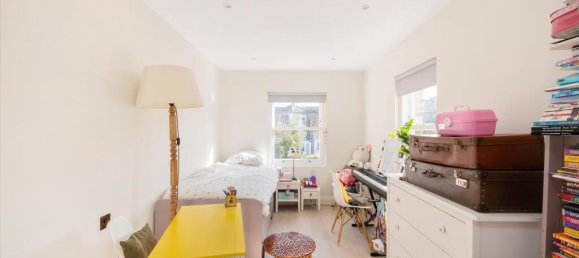 3 bedrooms House in London, United Kingdom No. 6939 15