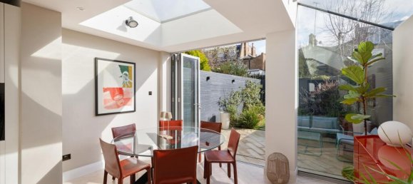 3 bedrooms House in London, United Kingdom No. 6939 9