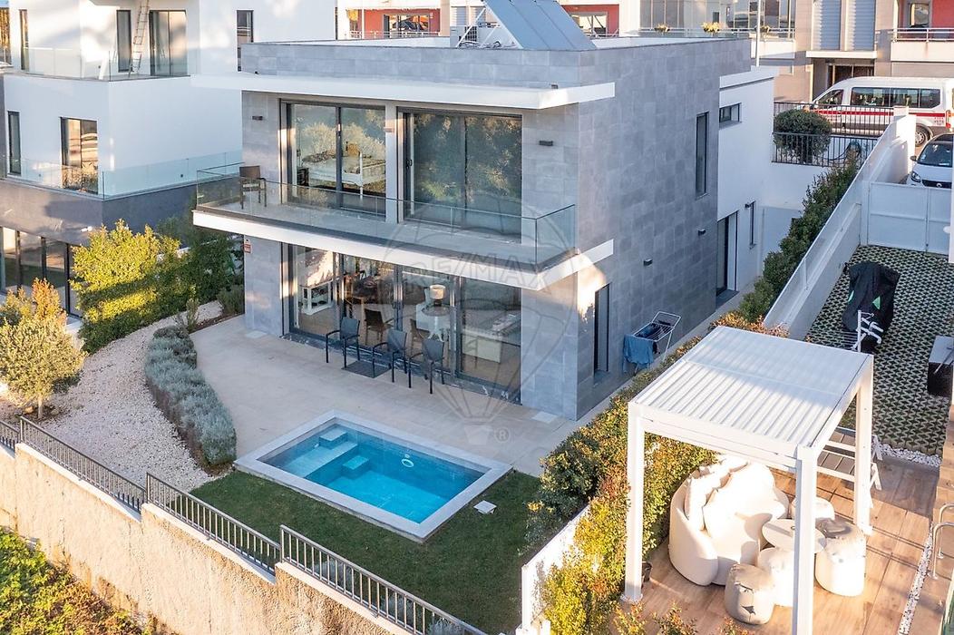 3 bedrooms House in Cascais, Portugal No. 226568