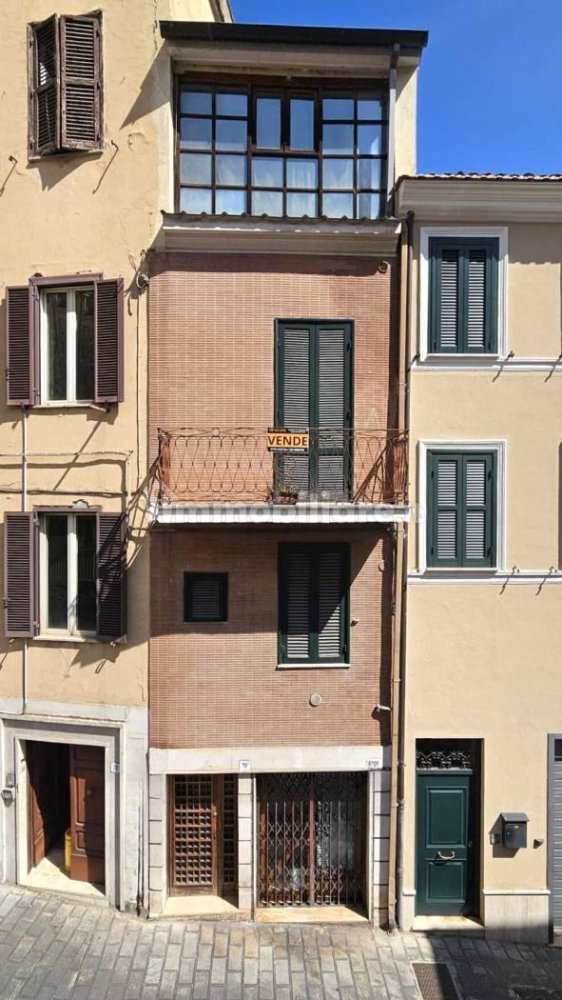2 bedrooms Apartment in Frosinone, Italy No. 285401