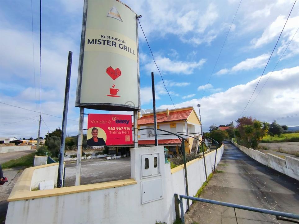 4 bedrooms Commercial property in Tomar, Portugal No. 228259