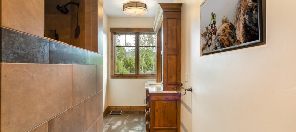 4 bedrooms Commercial property in Eagle, USA No. 53 20