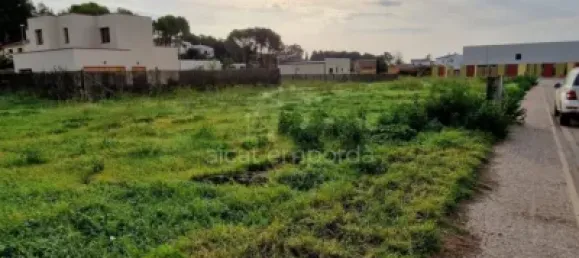  Land in Garriguella, Spain No. 73542 8
