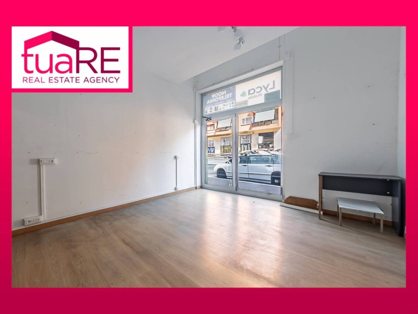 Oficina de 3 habitaciónes en Rome, Italy No. 298644