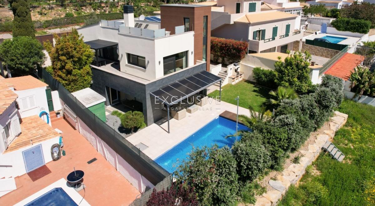 3 bedrooms Villa in Lagoa, Portugal No. 7629
