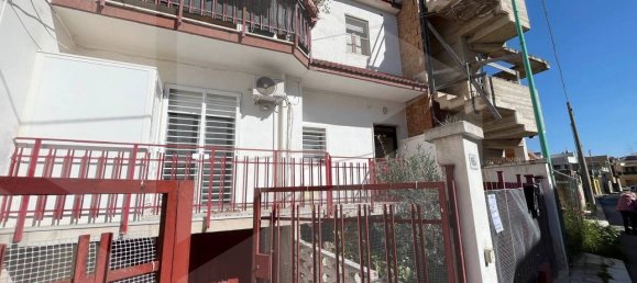 Apartamento de 3 divisões em Bitetto, Italy N.º 23373 3