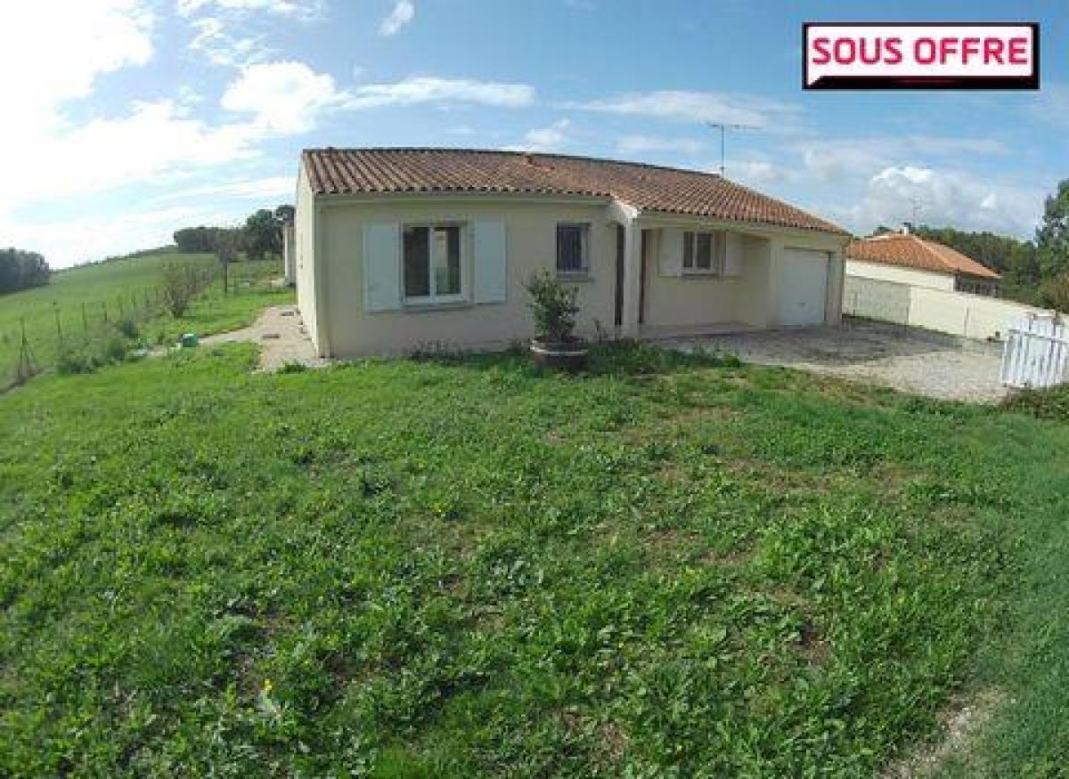 Casa de 3 dormitorios en Cognac, France No. 22853