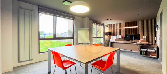 110m² Office in Orne, France No. 297235 4