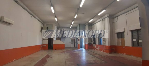 660m² Warehouse in Bergamo, Italy No. 176910 7