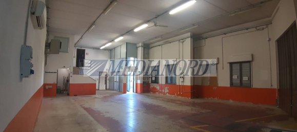 660m² Warehouse in Bergamo, Italy No. 176910 8
