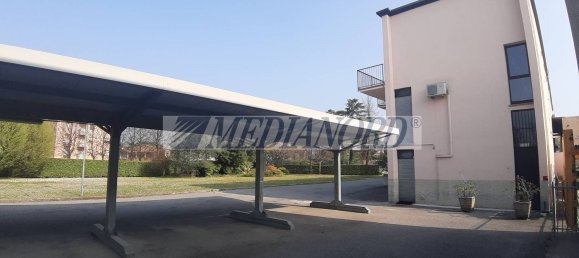 660m² Warehouse in Bergamo, Italy No. 176910 2