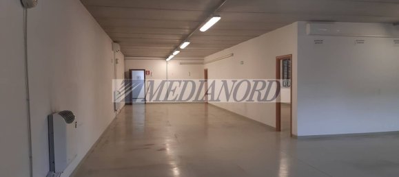 660m² Warehouse in Bergamo, Italy No. 176910 17