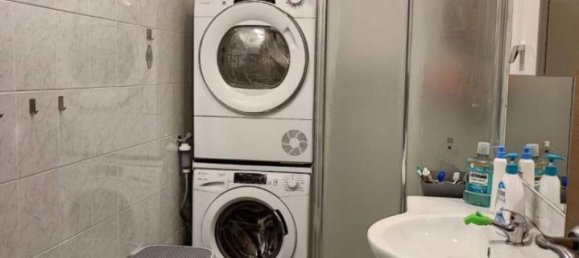 3 rooms Apartment in Reggio Emilia, Italy No. 150532 12