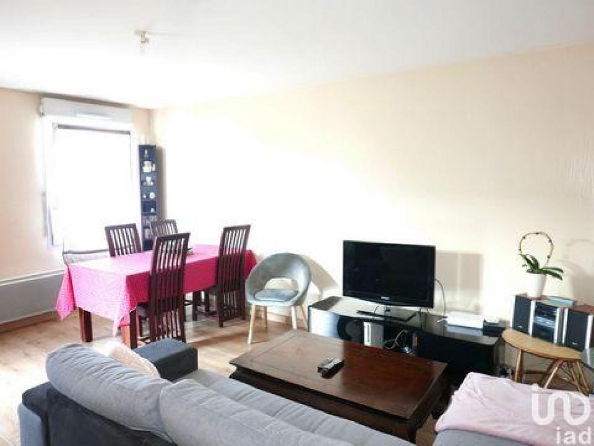 2 bedrooms Condo in Reims, France No. 37007