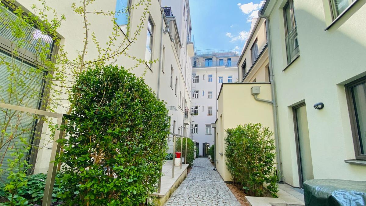 2 rooms Townhouse in Josefstadt, Austria No. 172518