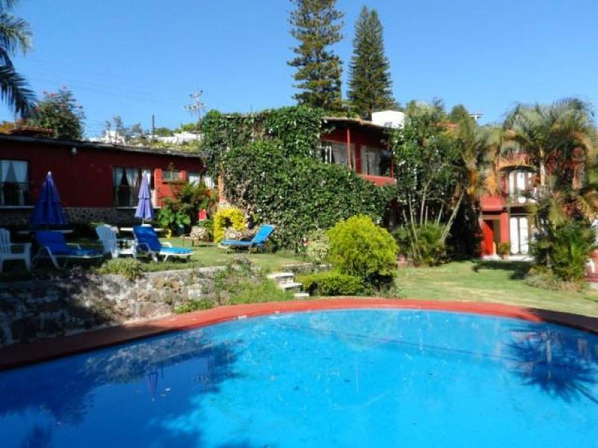 14 bedrooms House in Morelos, Mexico No. 173222