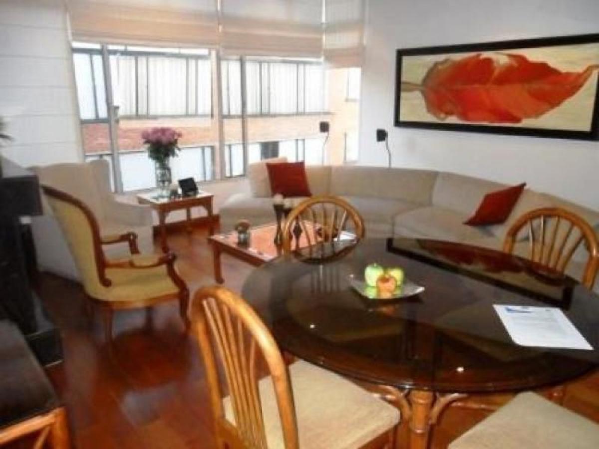 Casa de 3 dormitorios en Bogotá, Colombia No. 13140