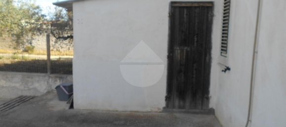 Дом с 3 комнатами в Кастельветрано, Италия № 126932 10