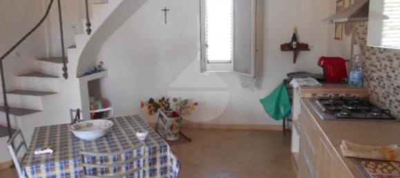 Дом с 3 комнатами в Кастельветрано, Италия № 126932 11