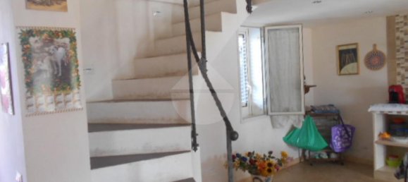 Дом с 3 комнатами в Кастельветрано, Италия № 126932 6