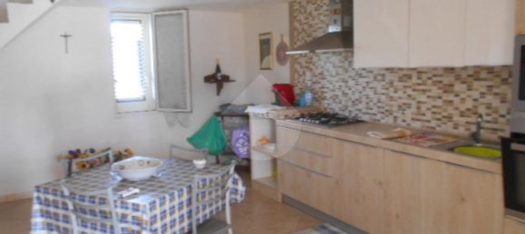 Дом с 3 комнатами в Кастельветрано, Италия № 126932 4