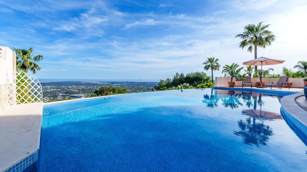 Villa de 4 dormitorios en Faro, Portugal No. 267727